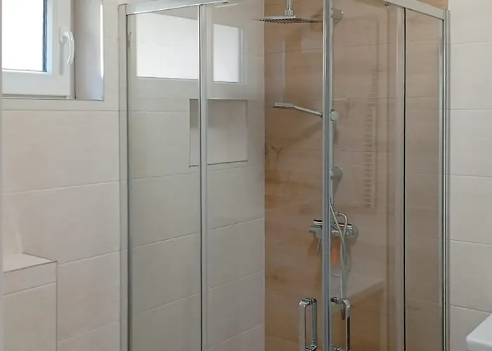 1 Bedroom Amazing In Lägenhet Kastav