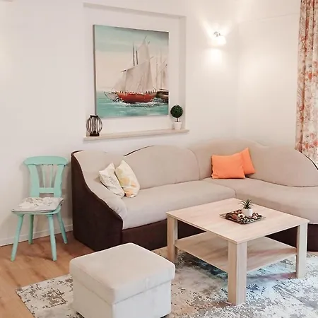 Апартаменты Cozy In With Wifi